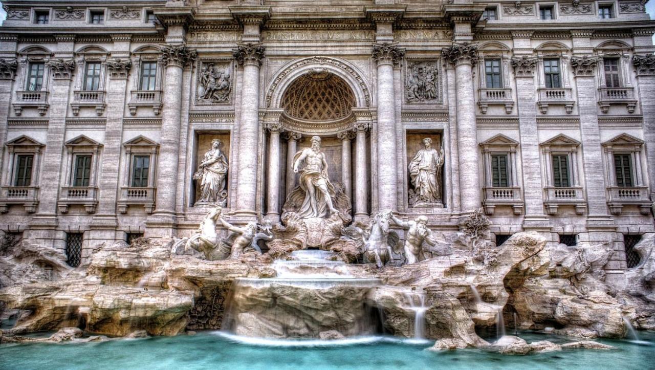 Trevi Fountain Luxury * Roma